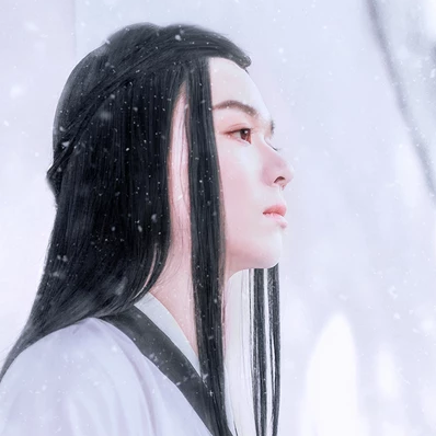 雪景翩翩公子帶折扇頭像，唯美古風(fēng)真人頭像