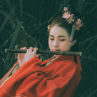 文藝紅衣帶傘女生頭像，唯美古風真人頭像