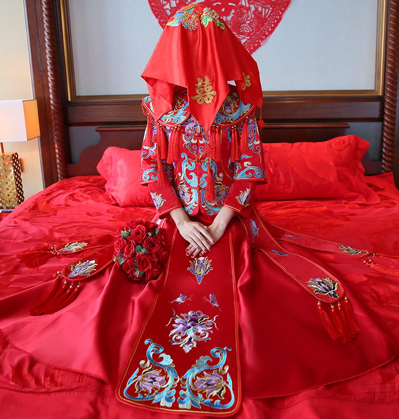 古典秀禾中式禮服，流蘇新娘結(jié)婚禮服