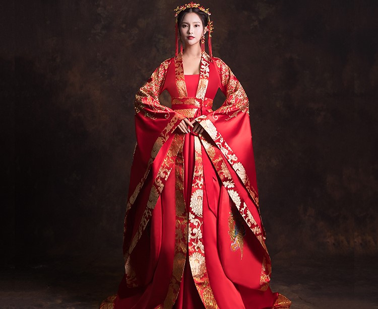 漢服新娘結(jié)婚禮服，奢華大氣中式禮服