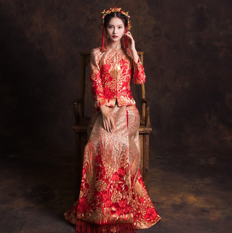 古典新娘結(jié)婚禮服，喜悅花朵中式禮服