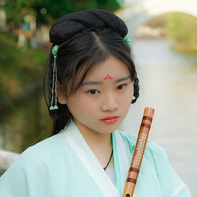 落花無情帶傘女生頭像，唯美古風(fēng)真人頭像