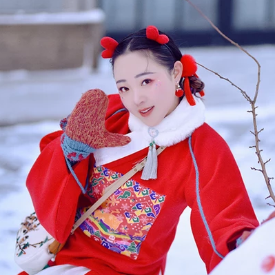雪景俏皮可愛女生頭像，唯美古風(fēng)真人頭像