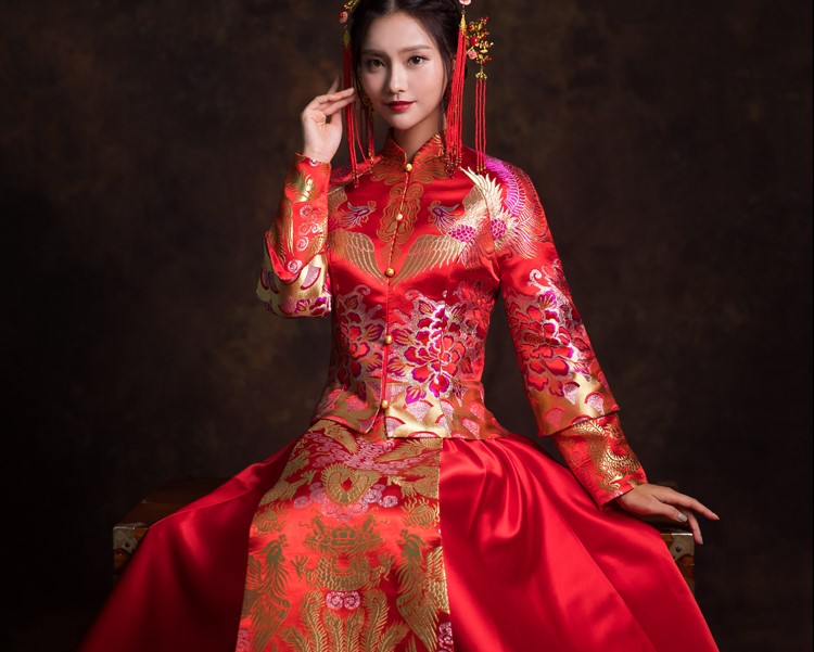 龍飛鳳舞中式禮服，奢華云錦新娘禮服