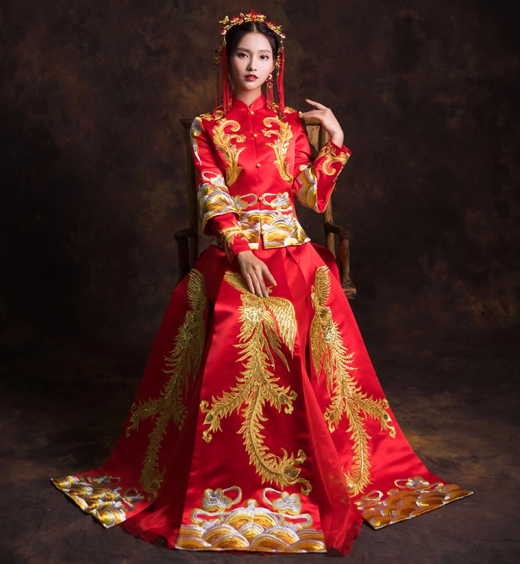 傳統(tǒng)吉祥中式禮服，奢華鳳凰新娘禮服