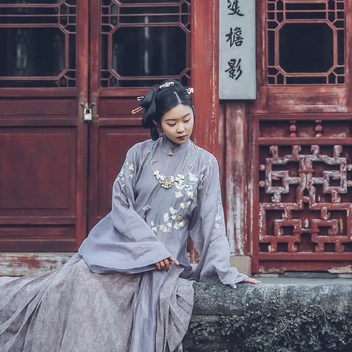 素雅灰色漢服女生頭像，唯美古風(fēng)真人頭像