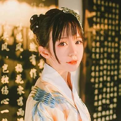 清新可愛帶團扇女生頭像，唯美古風真人頭像