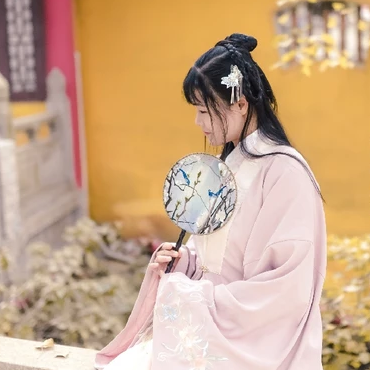 楓葉韻味女生頭像，唯美古風(fēng)真人頭像