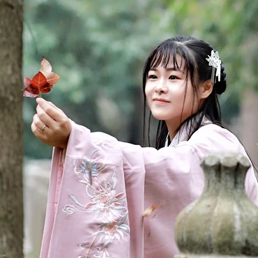 楓葉韻味女生頭像，唯美古風(fēng)真人頭像