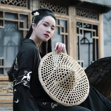 霸氣喝酒帶兵器女生頭像，唯美古風(fēng)真人頭像