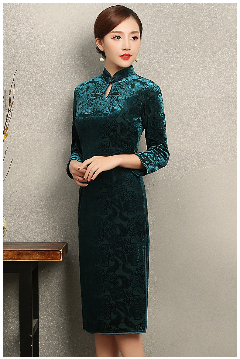 墨綠貴春旗袍，復(fù)古絲絨燒花旗袍裙