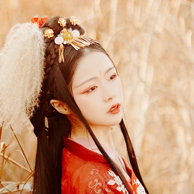 紅衣彈琵琶思念女生頭像，唯美古風(fēng)真人頭像