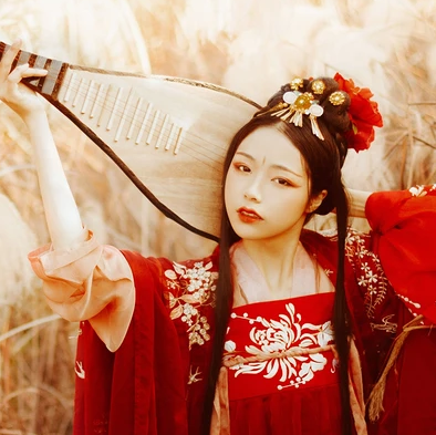 紅衣彈琵琶思念女生頭像，唯美古風(fēng)真人頭像