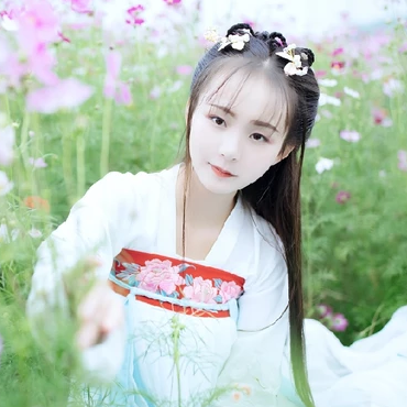 小清新花朵帶團扇女生頭像，唯美古風真人頭像