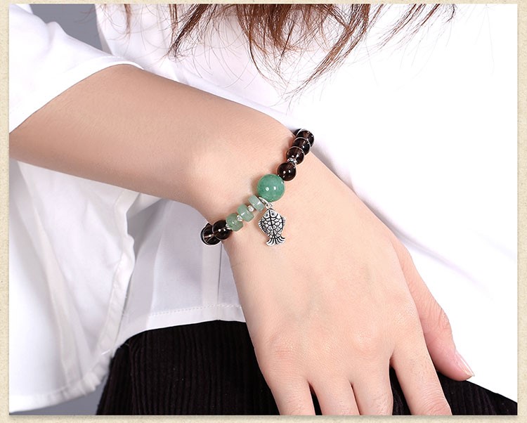 茶水晶手鏈：簡約個性純銀魚吊墜手串首飾