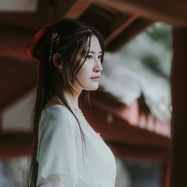 清新文藝帶傘女生頭像，唯美古風(fēng)真人頭像