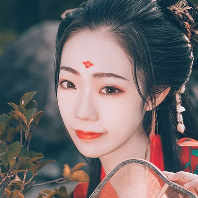 嬌艷紅衣帶傘生頭像，唯美古風(fēng)真人頭像