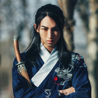霸氣帶兵器男生頭像，唯美古風(fēng)真人頭像
