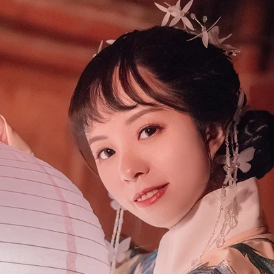 月夜帶團(tuán)扇女生頭像，唯美古風(fēng)真人頭像