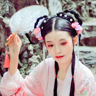 粉衣少女心帶團(tuán)扇女生頭像，唯美古風(fēng)真人頭像