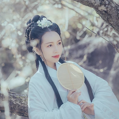 珠簾傘文藝女生頭像，唯美古風真人頭像