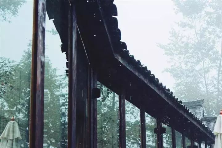 路之青城，在應(yīng)該努力的年紀留下精彩的痕跡！