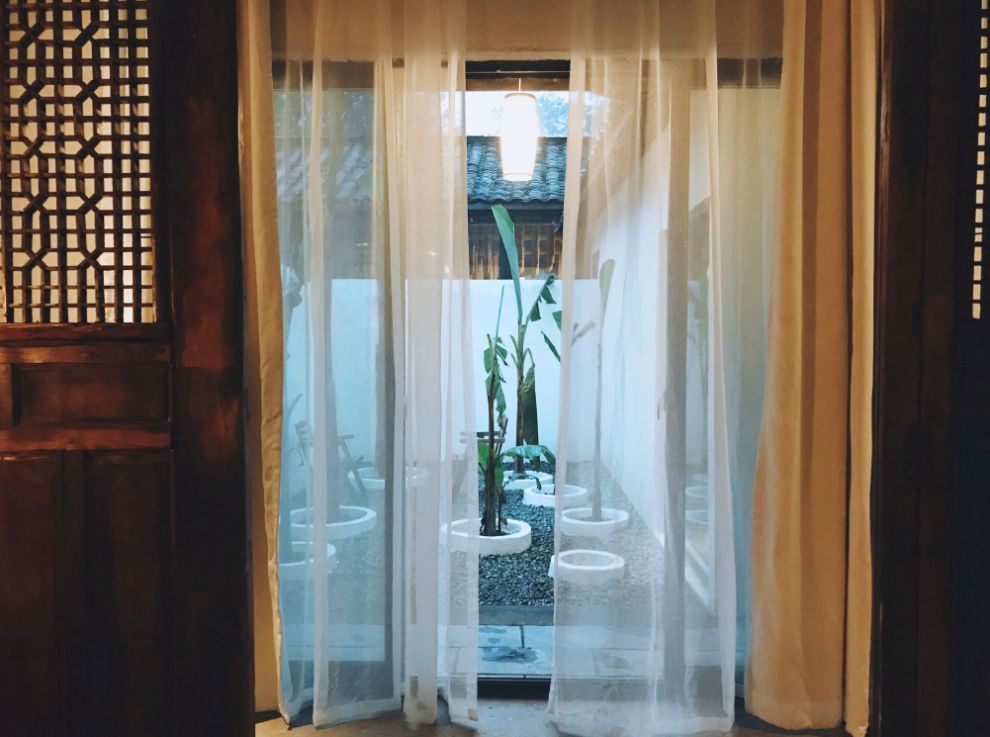 路之青城，在應(yīng)該努力的年紀(jì)留下精彩的痕跡！