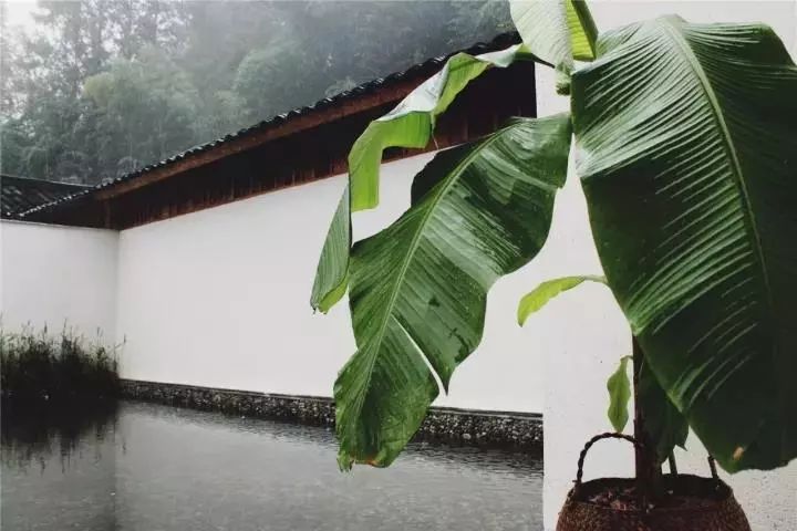 路之青城，在應(yīng)該努力的年紀(jì)留下精彩的痕跡！