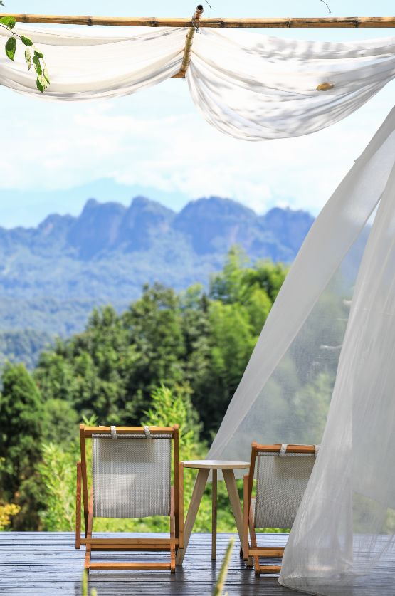 路之青城，在應(yīng)該努力的年紀(jì)留下精彩的痕跡！