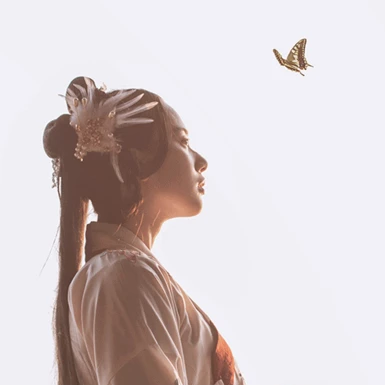 典雅帶團(tuán)扇女生頭像，唯美古風(fēng)真人頭像