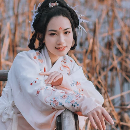 典雅帶團(tuán)扇女生頭像，唯美古風(fēng)真人頭像