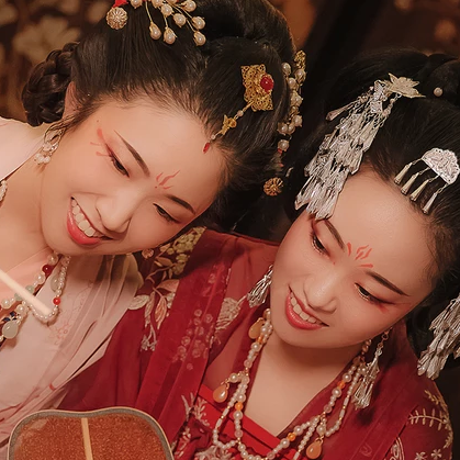 親密帶團(tuán)扇閨蜜頭像，唯美古風(fēng)真人頭像