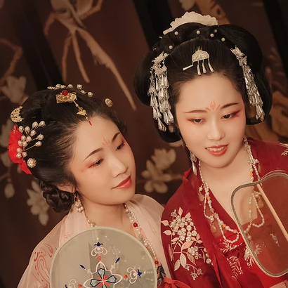 親密帶團(tuán)扇閨蜜頭像，唯美古風(fēng)真人頭像