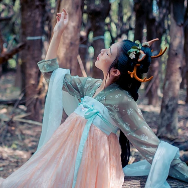 麋鹿精靈女生頭像，唯美古風(fēng)真人頭像