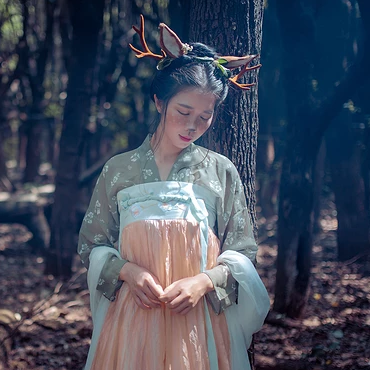 麋鹿精靈女生頭像，唯美古風(fēng)真人頭像