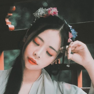 清新淡雅帶傘女生頭像，唯美古風(fēng)真人頭像