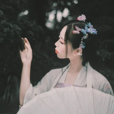 清新淡雅帶傘女生頭像，唯美古風(fēng)真人頭像