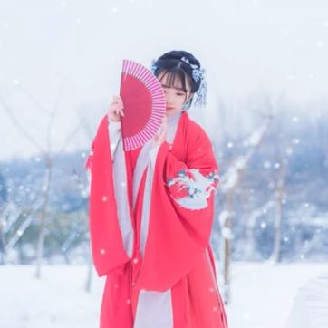 白雪紅衣女生頭像，唯美古風(fēng)真人頭像