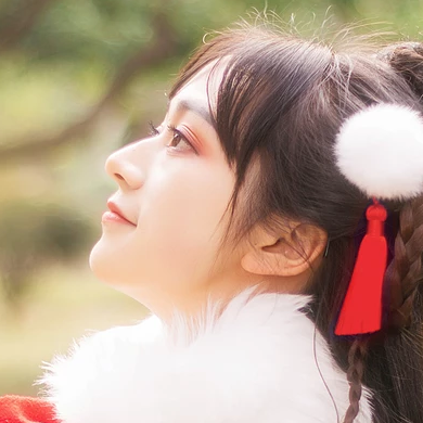 俏皮可愛帶折扇女生頭像，唯美古風真人頭像