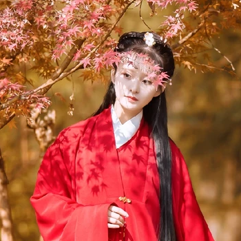 楓葉紅衣女生頭像，唯美古風(fēng)真人頭像