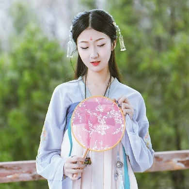 清新帶傘女生頭像，唯美古風(fēng)真人頭像