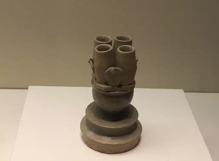 六朝青瓷：中國(guó)陶瓷史，一部青瓷史!