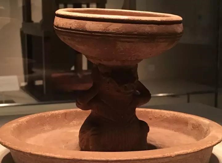 六朝青瓷：中國陶瓷史，一部青瓷史!