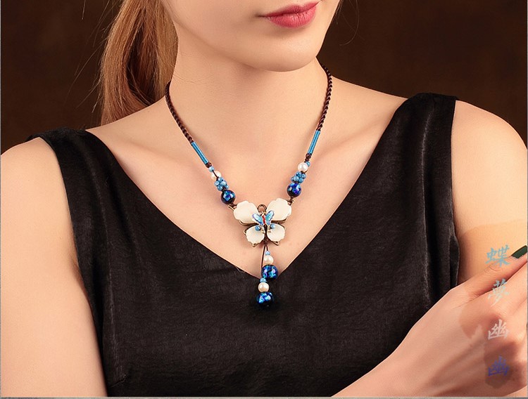 蝶夢(mèng)幽幽復(fù)古鎖骨鏈，唯美藍(lán)色項(xiàng)鏈?zhǔn)罪? src="/yuedu/d/file/bigpic/190404/04/13-1P225110401-50.jpg" / data-uSNm="47Wx5q"><br / data-jPdD="L7iYLr">
	<img alt=