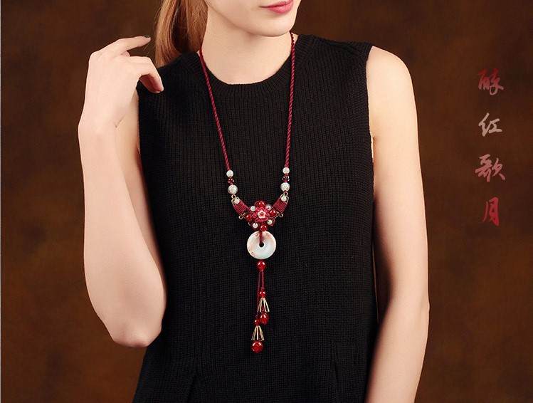 浪漫嬌艷紅色毛衣鏈，復(fù)古壽山石平安扣項(xiàng)鏈