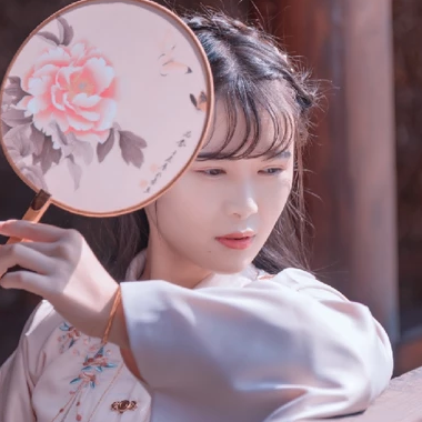 油紙傘下清新文藝女生頭像，唯美古風(fēng)真人頭像