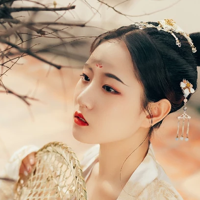花溪佳人帶團(tuán)扇女生頭像，唯美古風(fēng)真人頭像