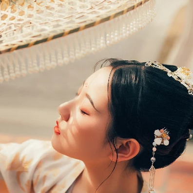 花溪佳人帶團(tuán)扇女生頭像，唯美古風(fēng)真人頭像