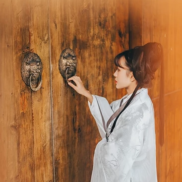 白衣清新復(fù)古女生頭像，唯美古風(fēng)真人頭像