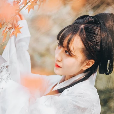 白衣清新復(fù)古女生頭像，唯美古風(fēng)真人頭像